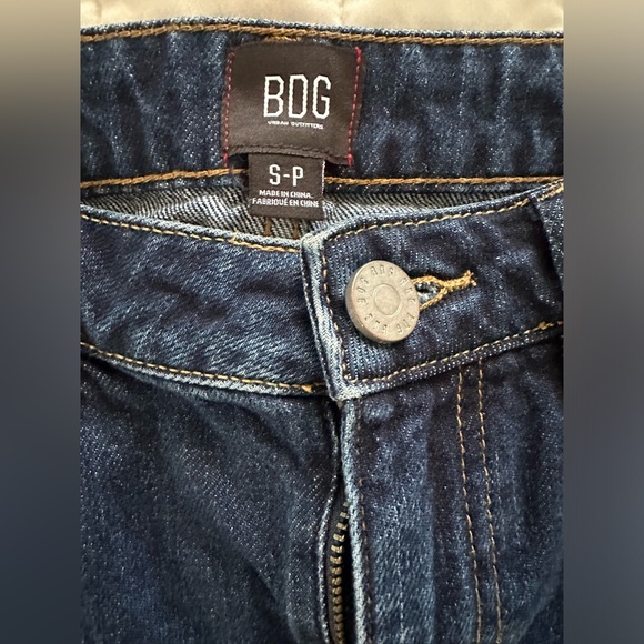 Dark raw hem denim skirt from Urban Outfitters - Picture 3 of 3